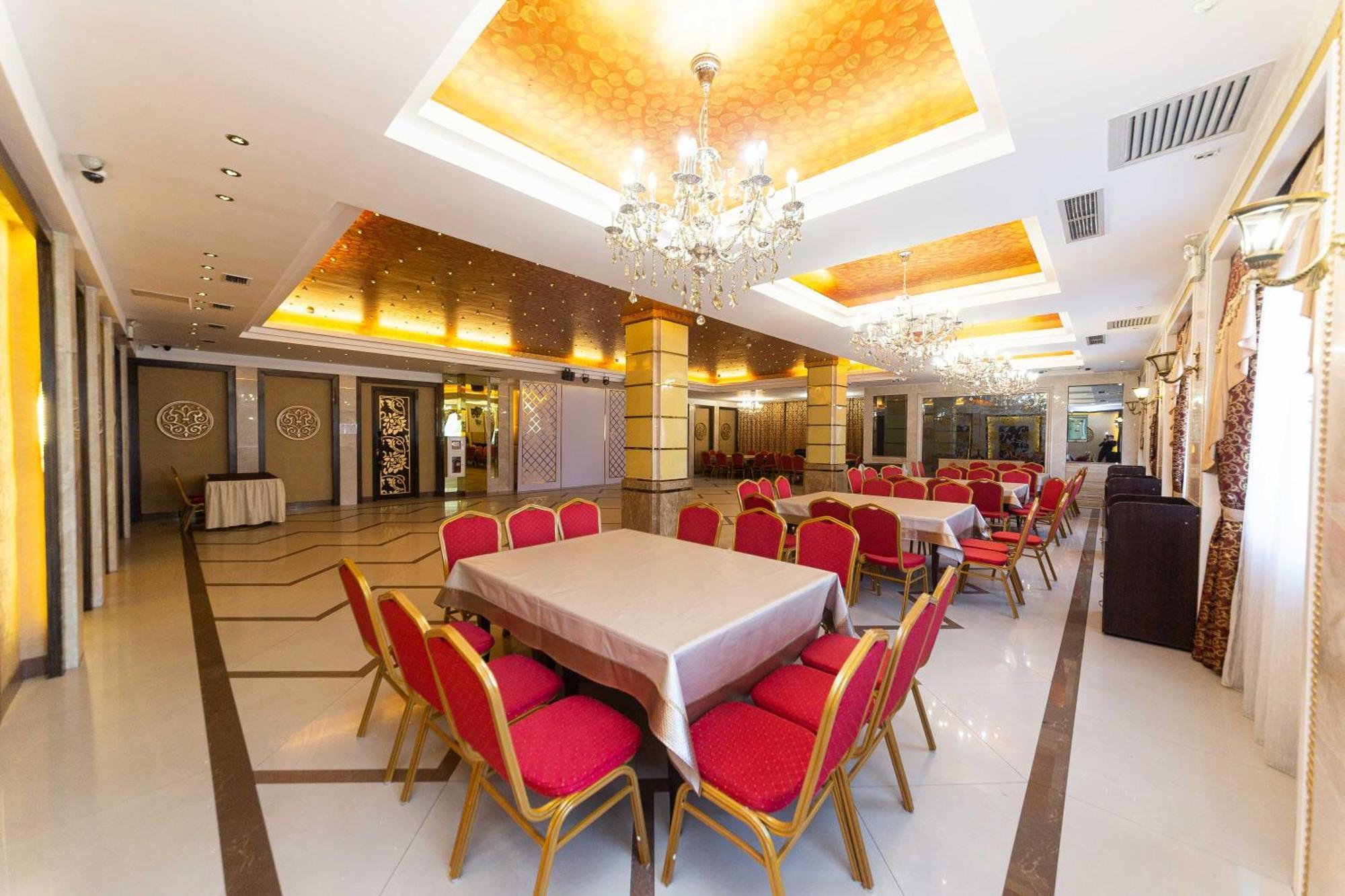 Hotel O Azamat Astana Exteriér fotografie