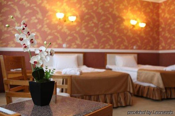 Hotel O Azamat Astana Pokoj fotografie